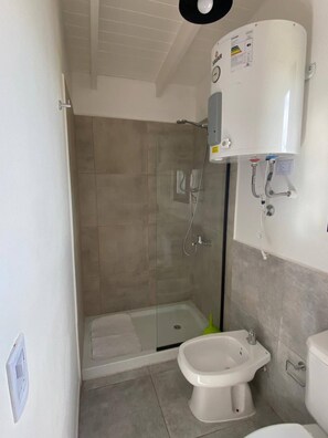Studio, 1 Bedroom, Smoking, Patio | Bathroom
