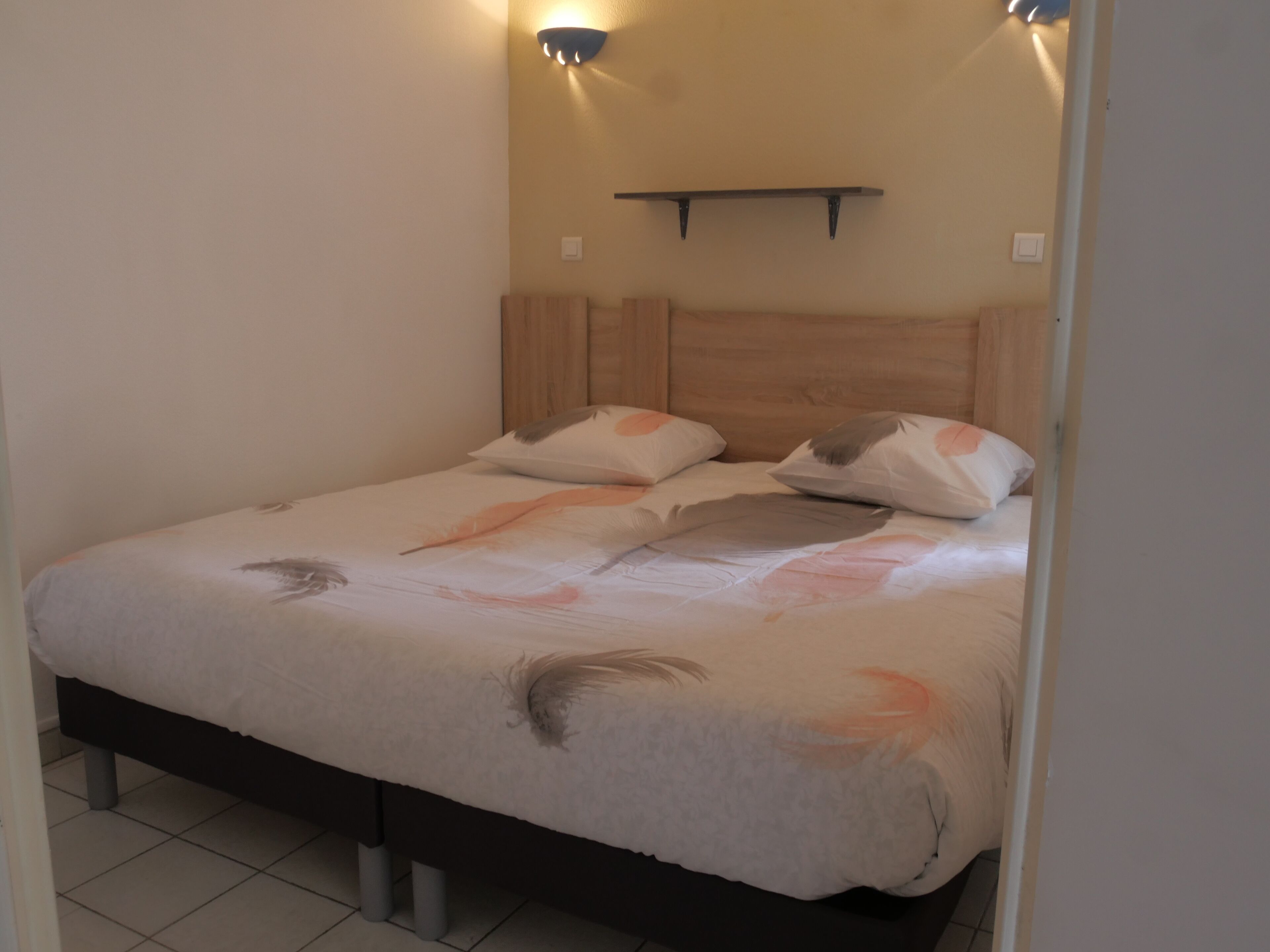 1 chambre, fer et planche à repasser, lit parapluie, Wi-Fi gratuit