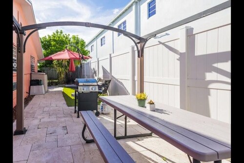 Comfort & Style Modern 2BR in West Palm Beach