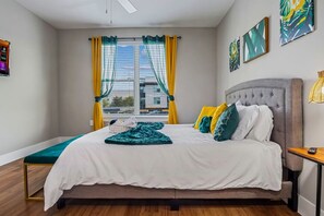 Desk, WiFi - Cozy Luxury 1bd | Pool+Gym+Stockyards+Free Parking (Fort Worth)