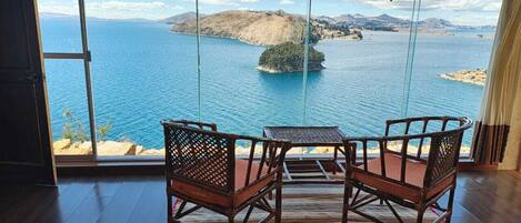 Family Room, Patio, Lake View | Free WiFi