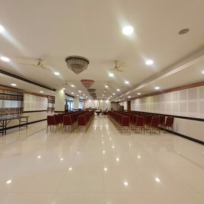 Banquet hall - Stayz Royale - Electronic City (Bengaluru)