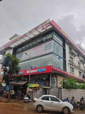 المنشأة من الخارج