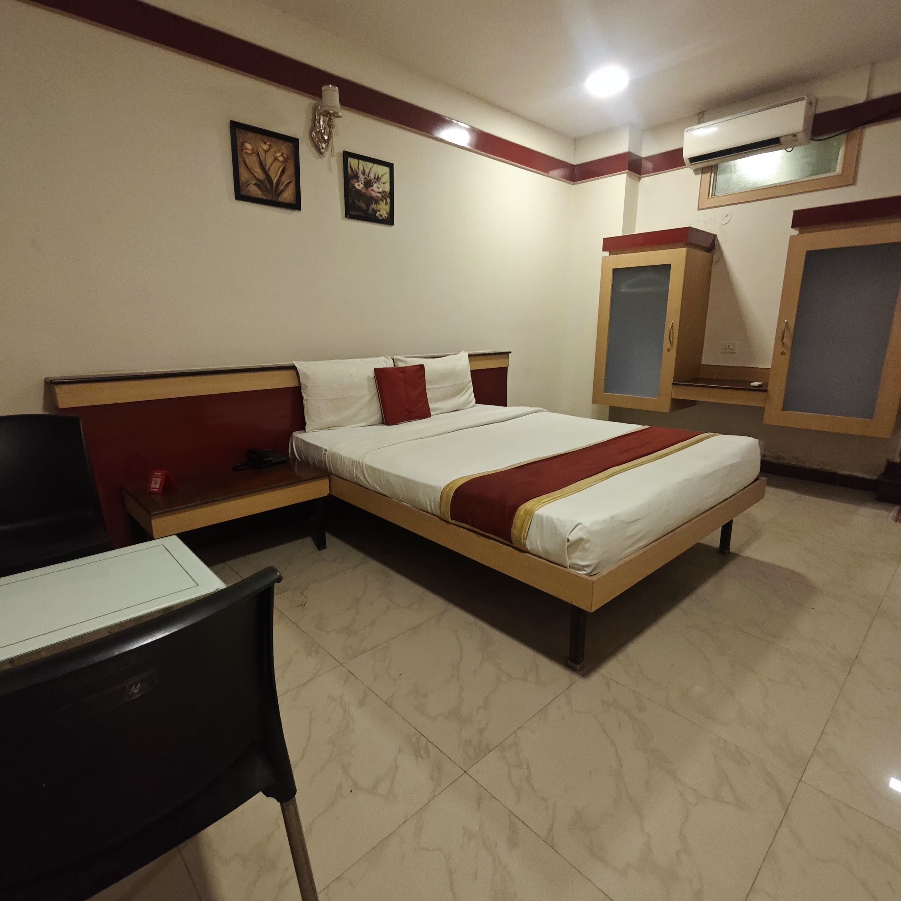 Deluxe Double Room | Desk, laptop workspace, blackout drapes, soundproofing