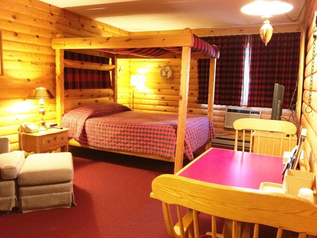 Deluxe Single Room | Iron/ironing board, bed sheets