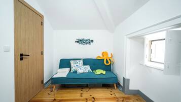 Comfort tweepersoonskamer | Een bureau, een laptopwerkplek, gratis wifi