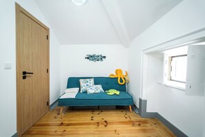 Comfort Double Room | Desk, laptop workspace, free WiFi - Bairro Novo - Alojamento Local (Figueira da Foz)