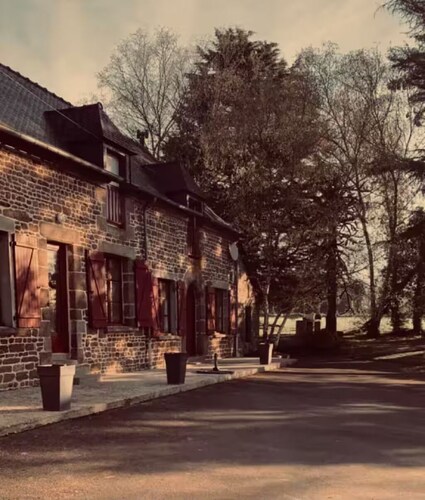 Country house near Mont Saint Michel, sleeps 10