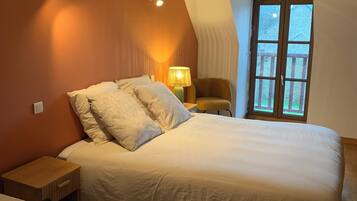 4 bedrooms, WiFi, bed sheets