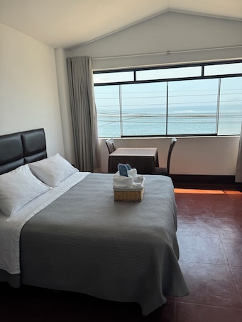 Executive Room, Sea View | Premium bedding, down comforters, Select Comfort beds, minibar