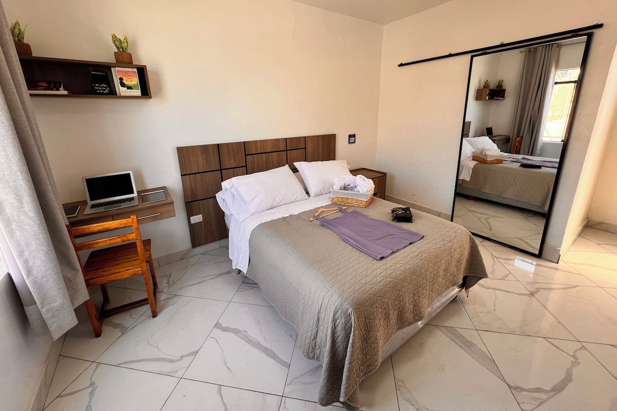 Basic Room | Premium bedding, down comforters, Select Comfort beds, minibar