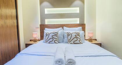 Apartment with WiFi, Air conditioning, Parking, near Marina, Stadium and Souk