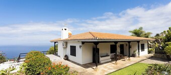 Home2Book Villa with Private Pool, BBQ & Sea Views