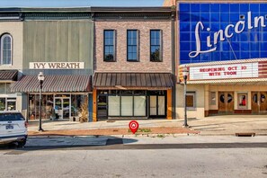 المنشأة من الخارج