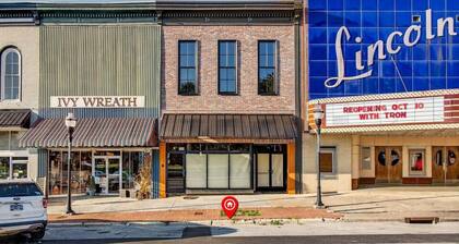 Downtown View. Walk to Shops & Eats.