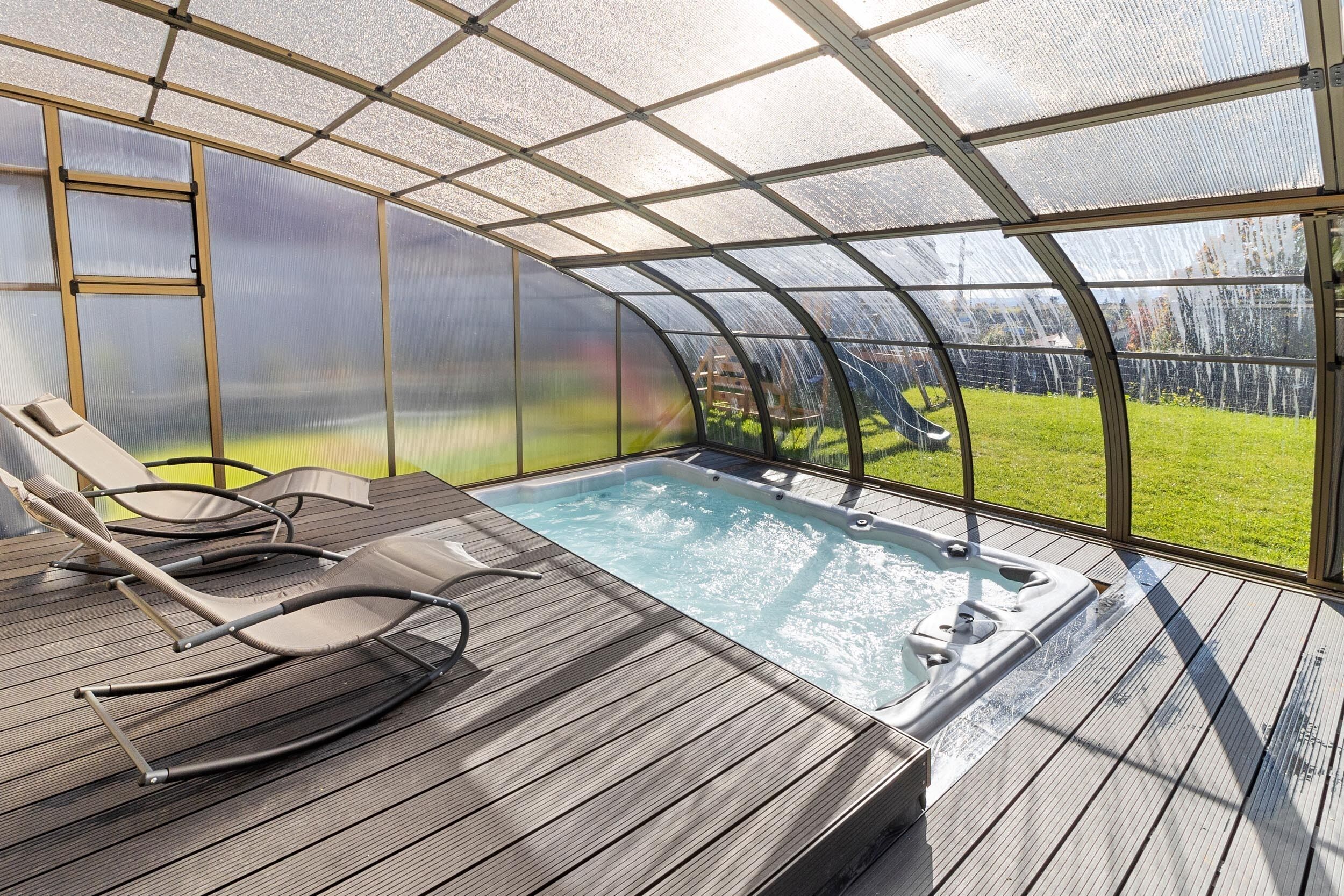 Innenpool, Außenpool