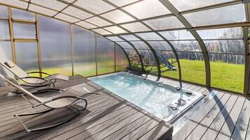 Piscina interna, piscina externa