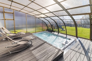 Piscina interna, piscina externa