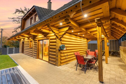 Chalet Kukana – with Private Pool 