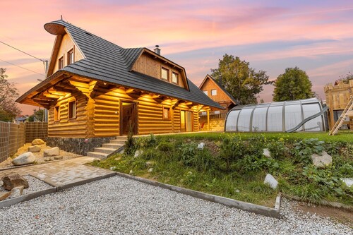 Chalet Kukana – with Private Pool 