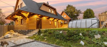 Chalet Kukana – with Private Pool