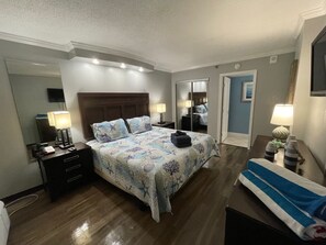 2 soverom, strykejern/-brett, internettilgang og sengetøy