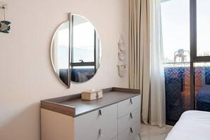 2 bedrooms, iron/ironing board, WiFi, bed sheets - Luxurious Dubai Apartment w/ Private Pool Oasis (Dubai)