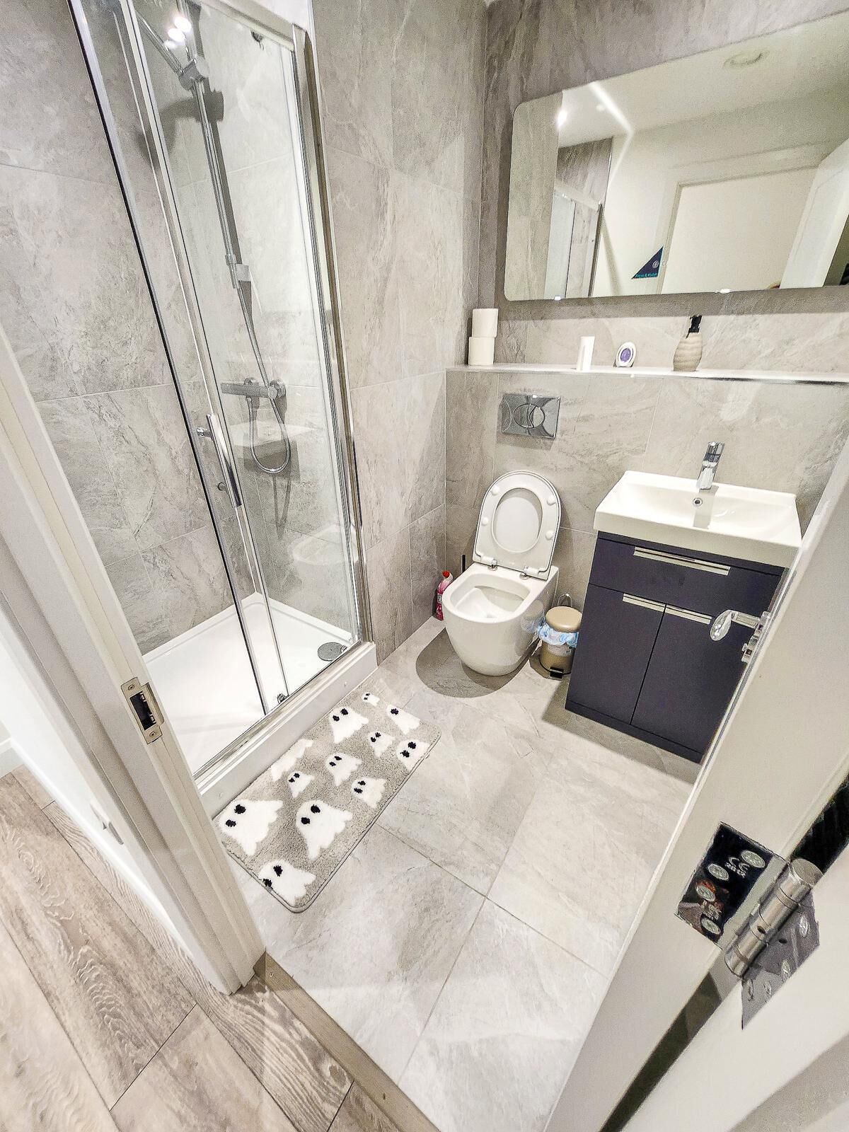 Penthouse de lujo, vista a la ciudad | Baño | Regadera, secadora de cabello, toallas, jabón 