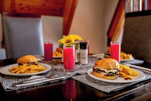Se ofrece un desayuno inglés todos los días (por un coste adicional)