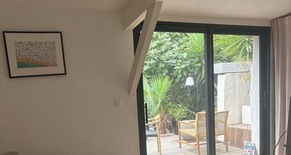 Renovated studio for 8 people with swimming pool and garden in the heart of Toulouse
