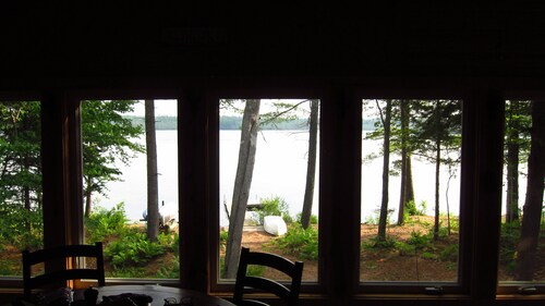 True UP experience awaits you in this comfortable and cozy lakefront home