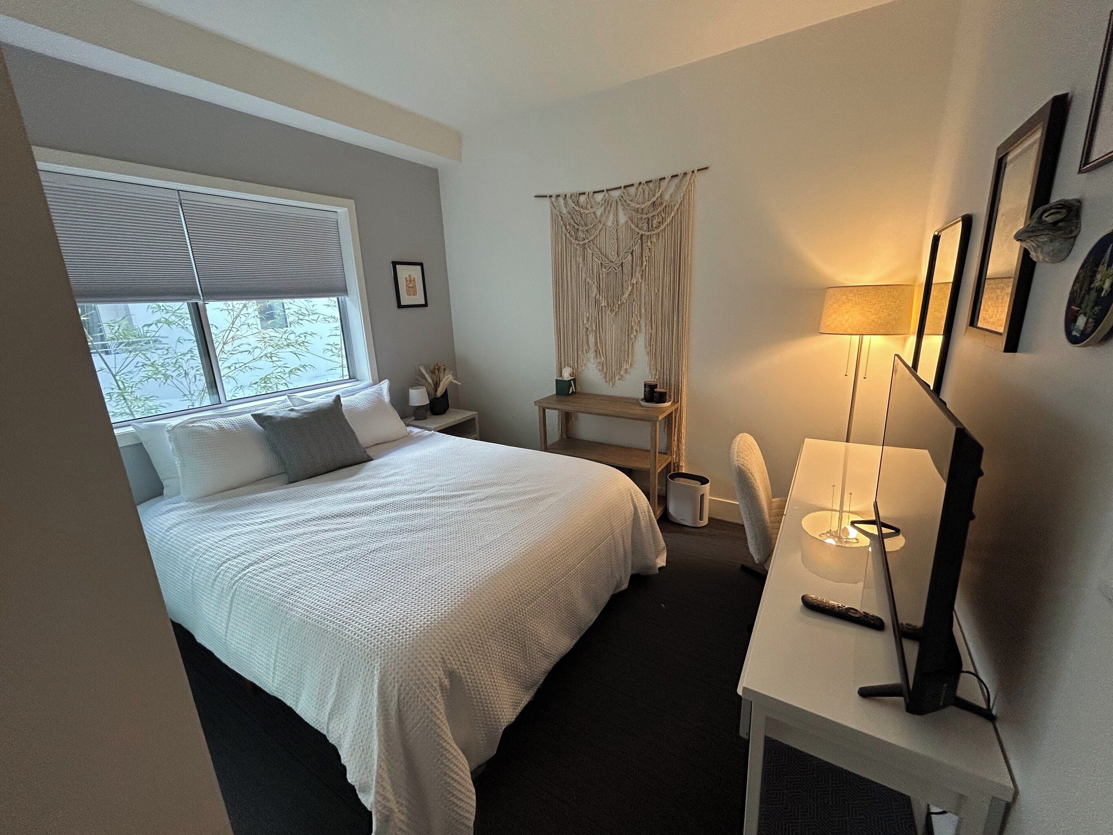 2 bedrooms, iron/ironing board, WiFi, bed sheets