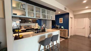 Microwave, oven, stovetop, dishwasher