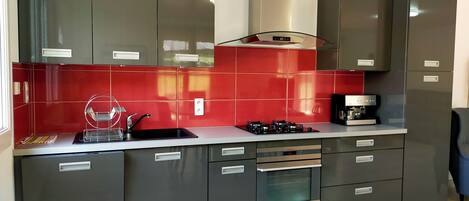 Fridge, microwave, oven, stovetop