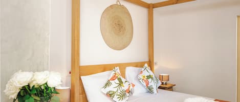 1 bedroom, internet, bed sheets