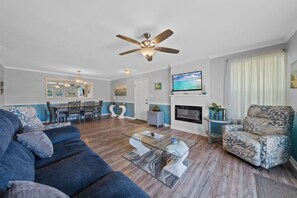 TV, fireplace - Colony Club E1 | Balcony (Gulf Shores)