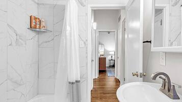 Towels, soap, shampoo, toilet paper