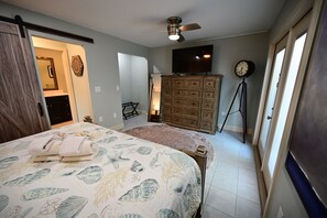 1 bedroom, iron/ironing board, WiFi, bed sheets - Comfortable 1BR hotel suite in beautiful Sanibel including bikes & beach gear (Sanibel)