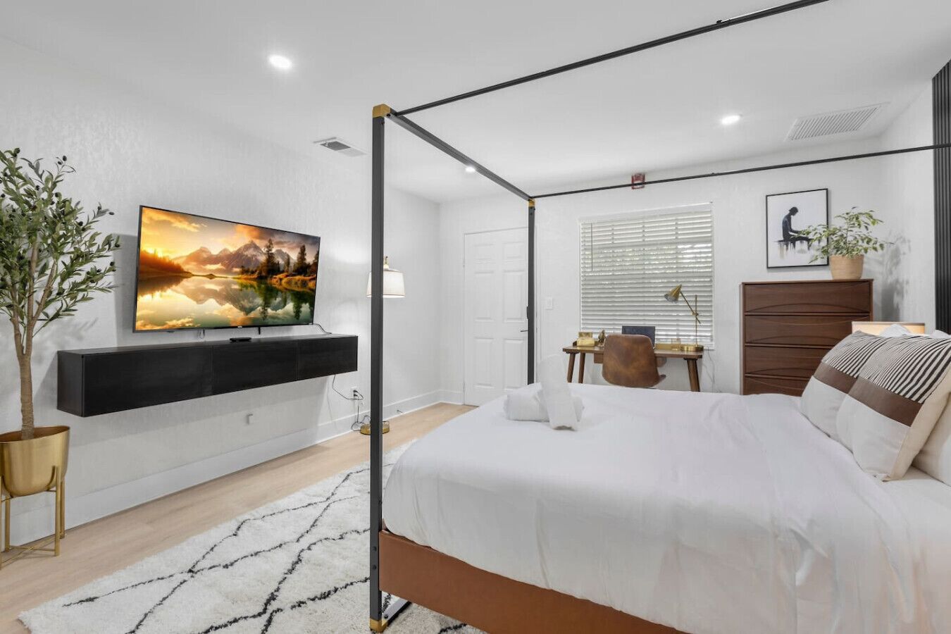 1 bedroom, desk, iron/ironing board, travel cot