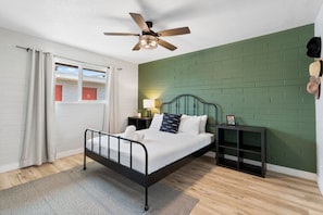 Appartement, 2 chambres, climatisation | Bureau, espace de travail pour ordinateur portable