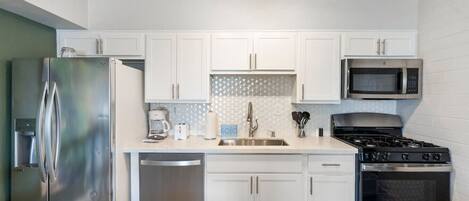 Căn hộ | Bếp riêng | Tủ lạnh, lò vi sóng, lò nướng, bếp nấu