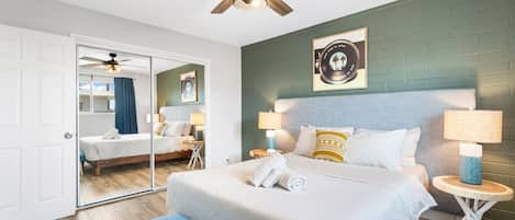 Apartment | Desk, laptop workspace, iron/ironing board, free WiFi