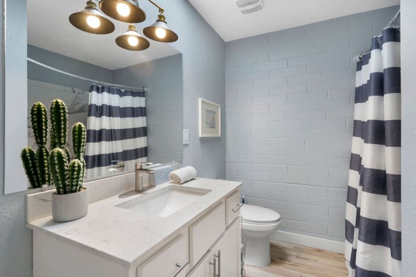 Apartment, 2 Bedrooms | Bathroom | Free toiletries, hair dryer, towels, toilet paper