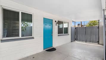 Desk, laptop workspace, iron/ironing board, free WiFi