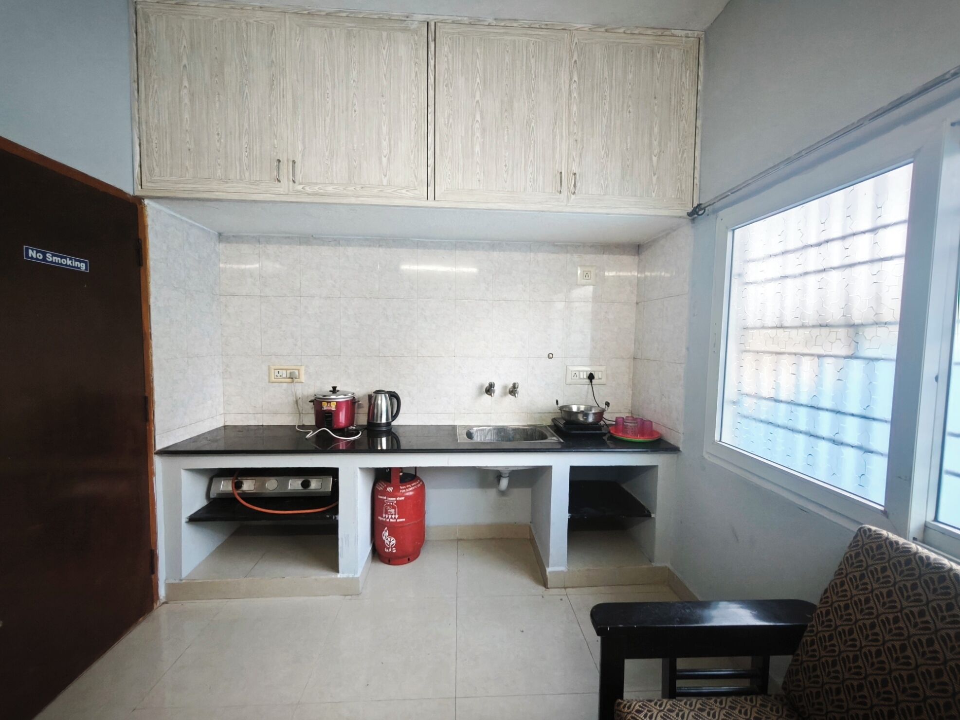 Penthouse, City View, Executive Level | Private kitchen | Shared fridge, microwave