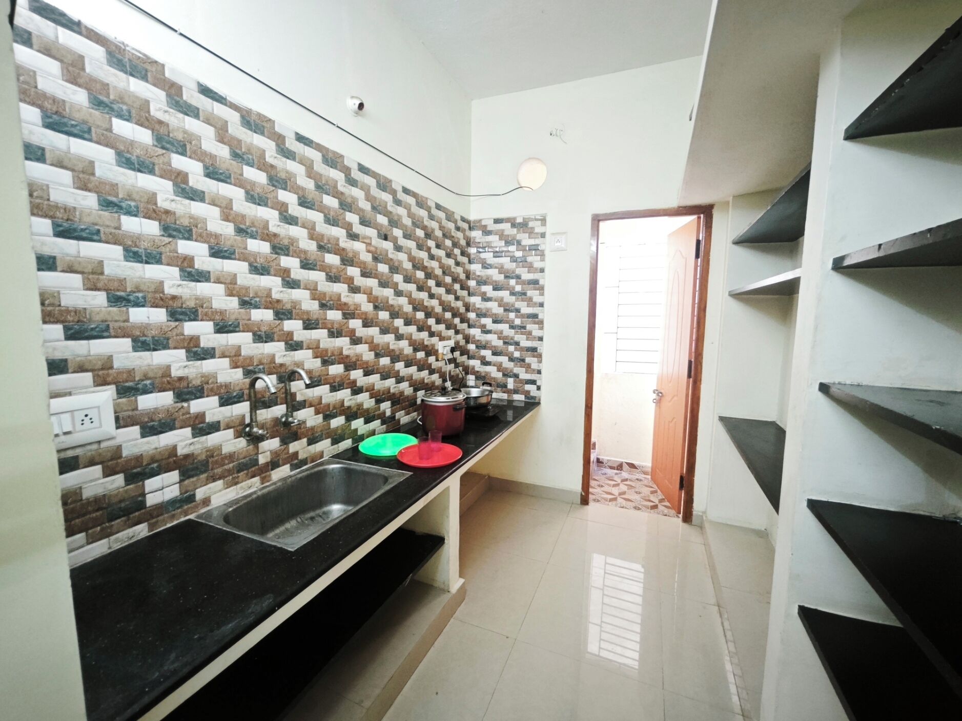 Luxury Apartment, Balcony, City View | Private kitchen | Shared fridge, microwave