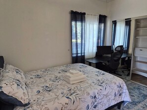 2 soverom, strykejern/-brett, wi-fi (inkludert) og sengetøy