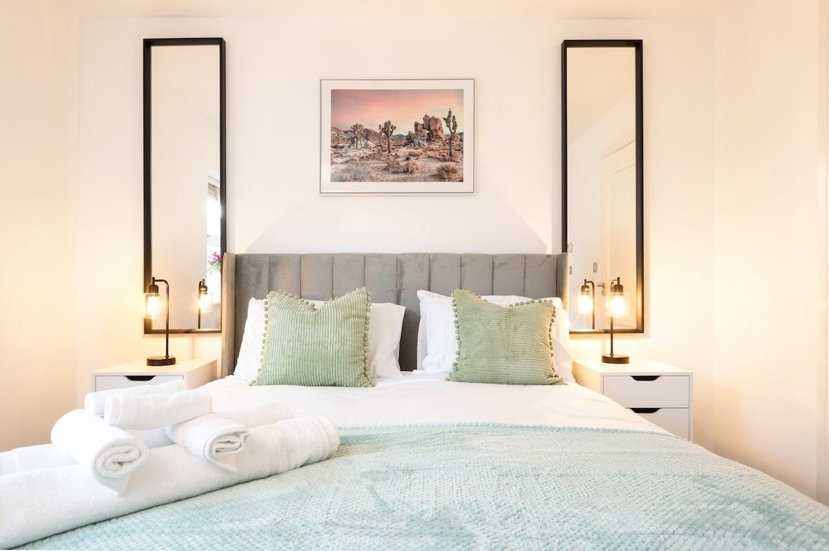 6 bedrooms, iron/ironing board, free WiFi, bed sheets