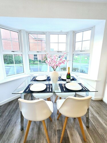 Luxury 6BR, 4 Parking Family & Contractor friendly