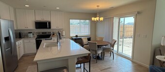 New-construction, Pet-Friendly 2-bedroom house in Hanford